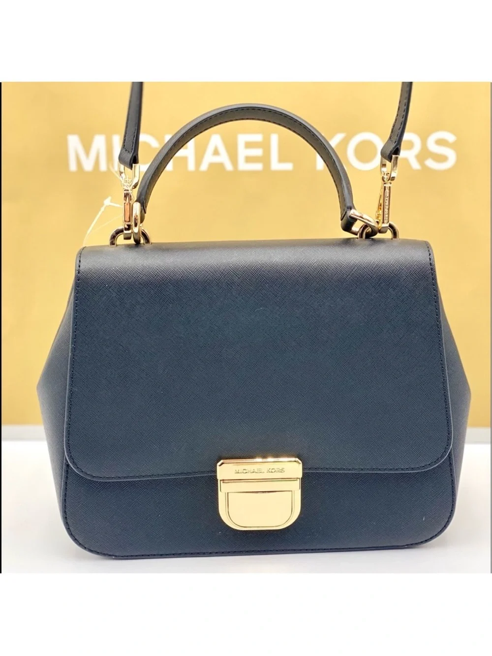 Michael Kors Bridgette MD Messenger Crossbody Black